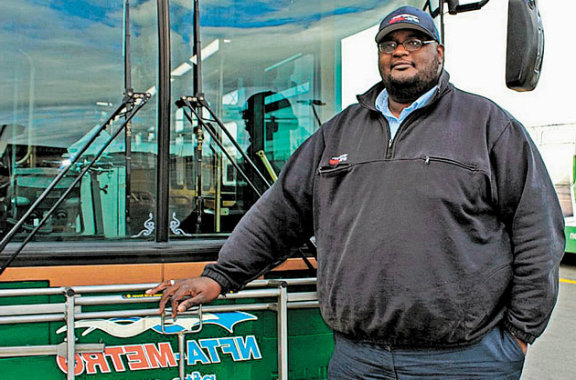 buendiario-Colectivero-salva-mujer-punto-suicidarse