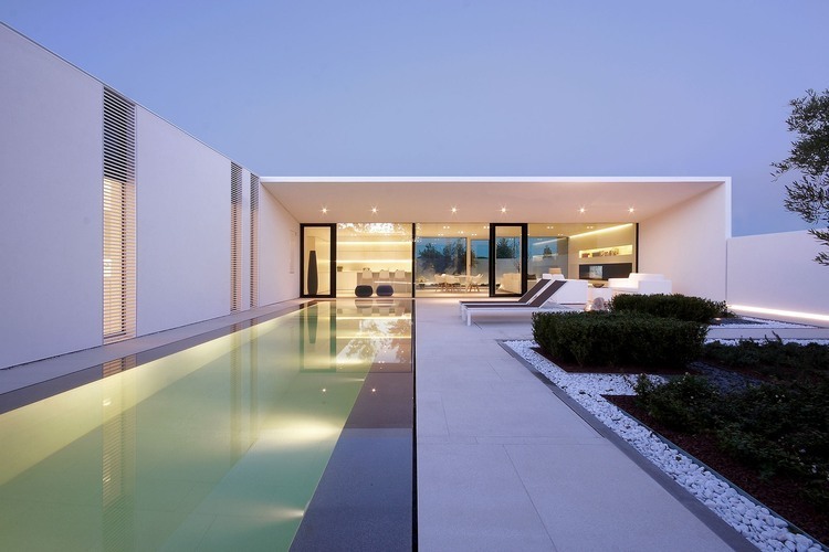 001-jesolo-lido-pool-villa-jm-architecture
