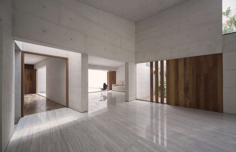 007-cap-house-mmx-studio