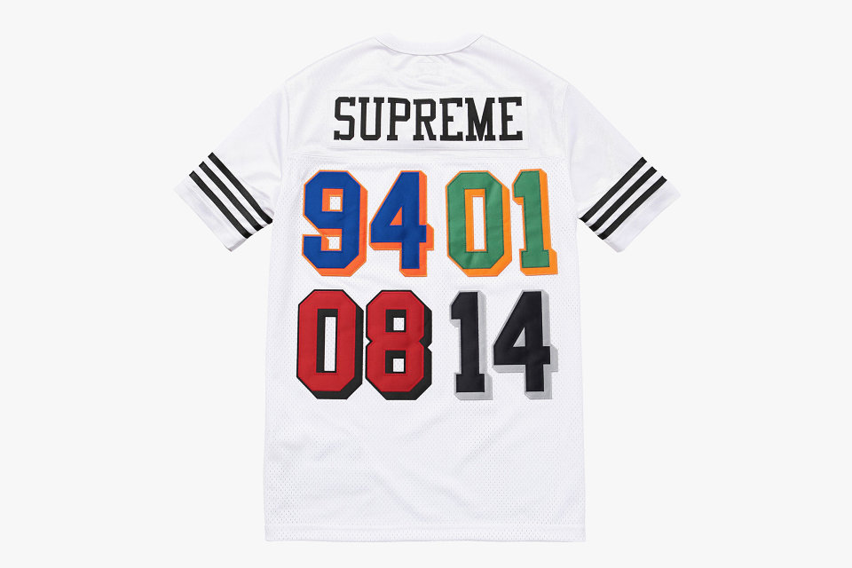 supreme-20th-anniversary-championship-football-02-960x640