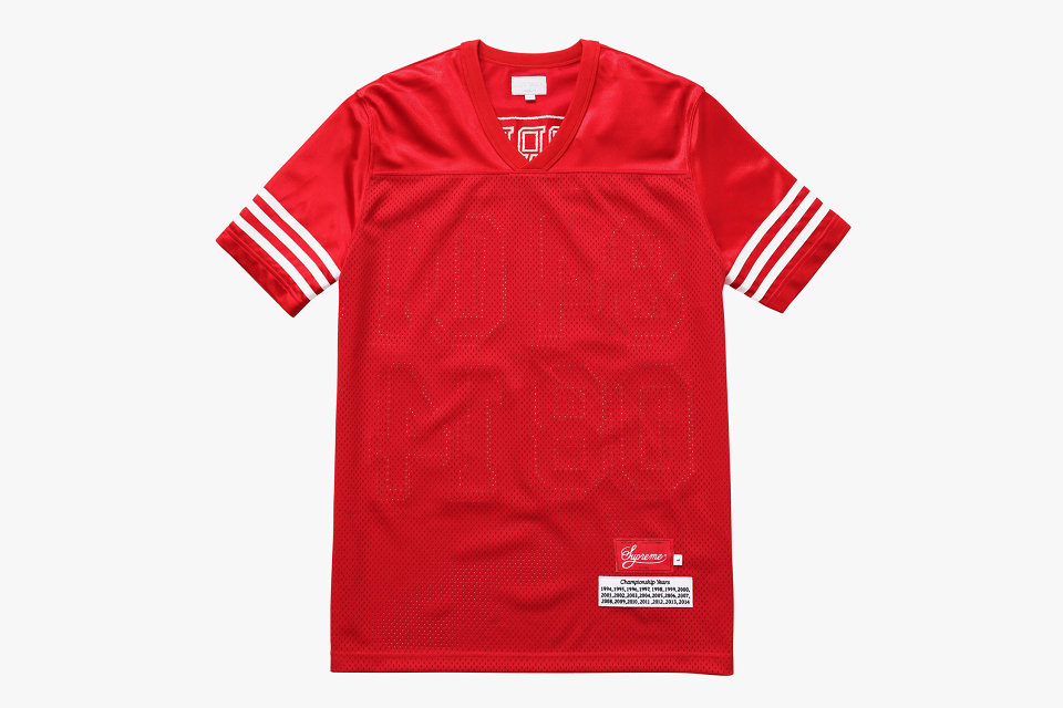 supreme-20th-anniversary-championship-football-03-960x640