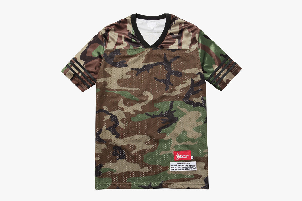 supreme-20th-anniversary-championship-football-05-960x640