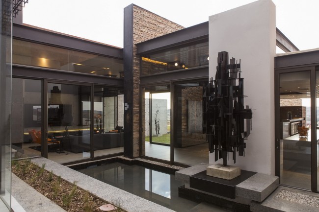 Mooikloof-by-Nico-van-der-Meulen-Architects04-650x433