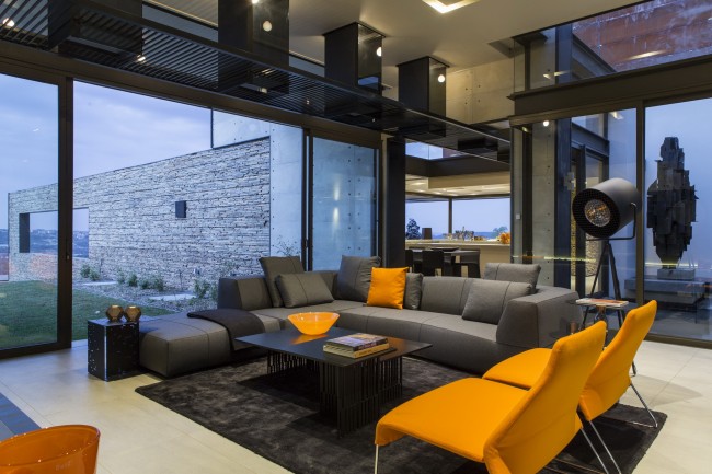 Mooikloof-by-Nico-van-der-Meulen-Architects07-650x433