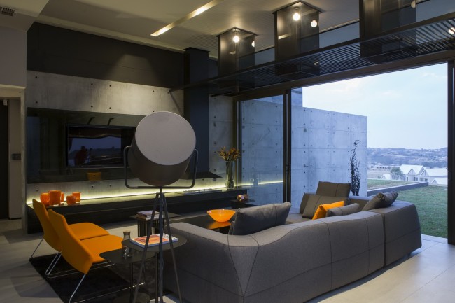 Mooikloof-by-Nico-van-der-Meulen-Architects081-650x433