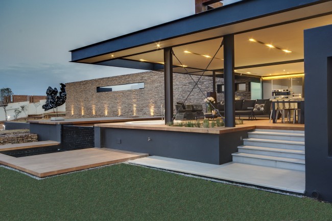 Mooikloof-by-Nico-van-der-Meulen-Architects13-650x433