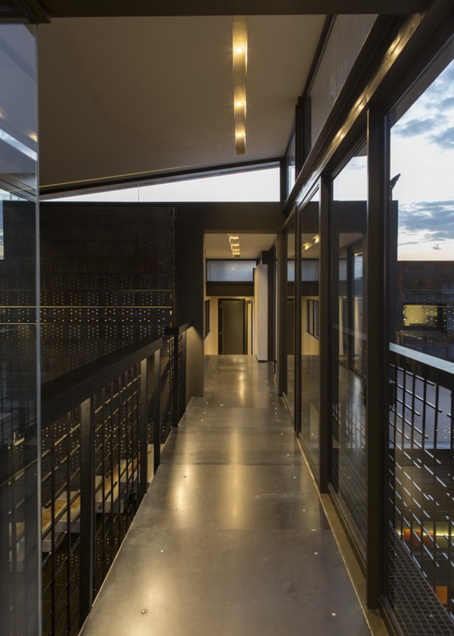 Mooikloof-by-Nico-van-der-Meulen-Architects17-650x910