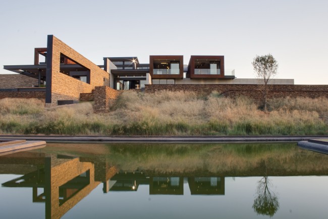 Mooikloof-by-Nico-van-der-Meulen-Architects20-650x433
