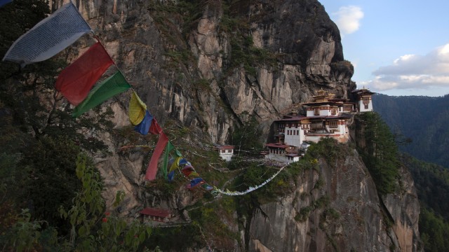 140519151610-cnn10-travel-bhutan-01-custom-1