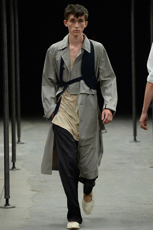 Dries-Van-Noten-SS15-04-300x450