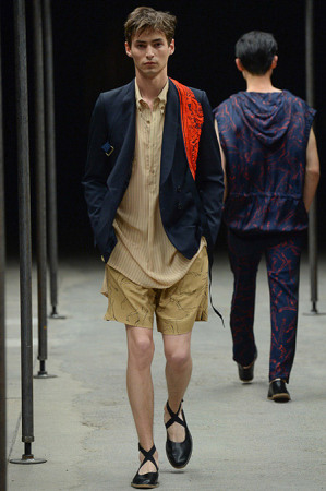 Dries-Van-Noten-SS15-19-300x450