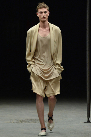 Dries-Van-Noten-SS15-21-300x450