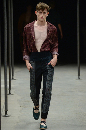Dries-Van-Noten-SS15-37-300x450