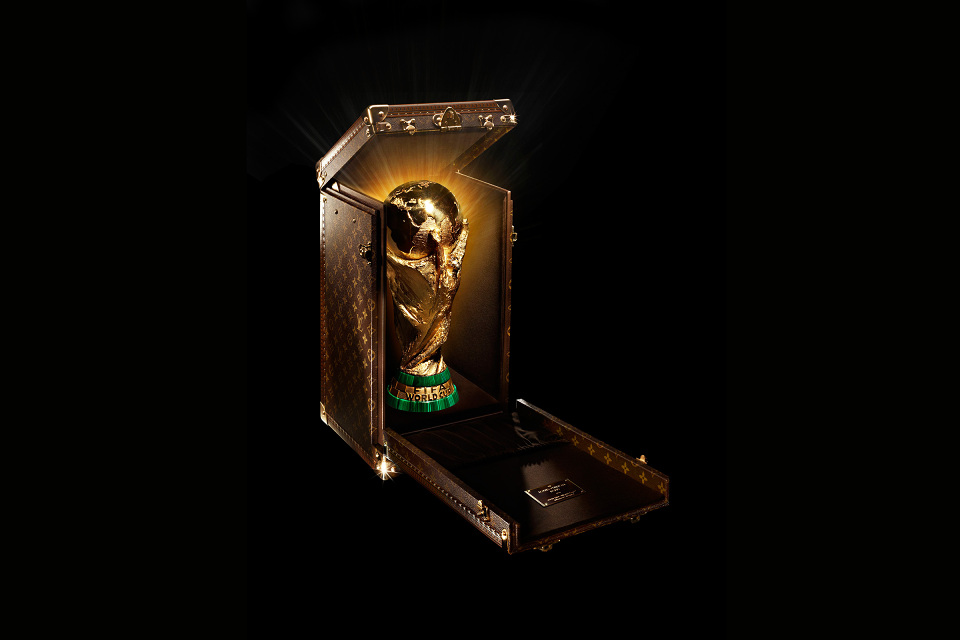 louis-vuitton-monogram-trophy-case-2014-fifa-world-cup-001-960x640