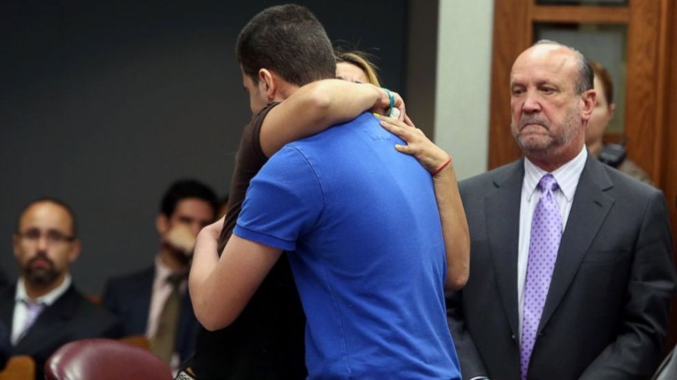 LV_dejesus_howe_hug_court_sk_140612_16x9_992