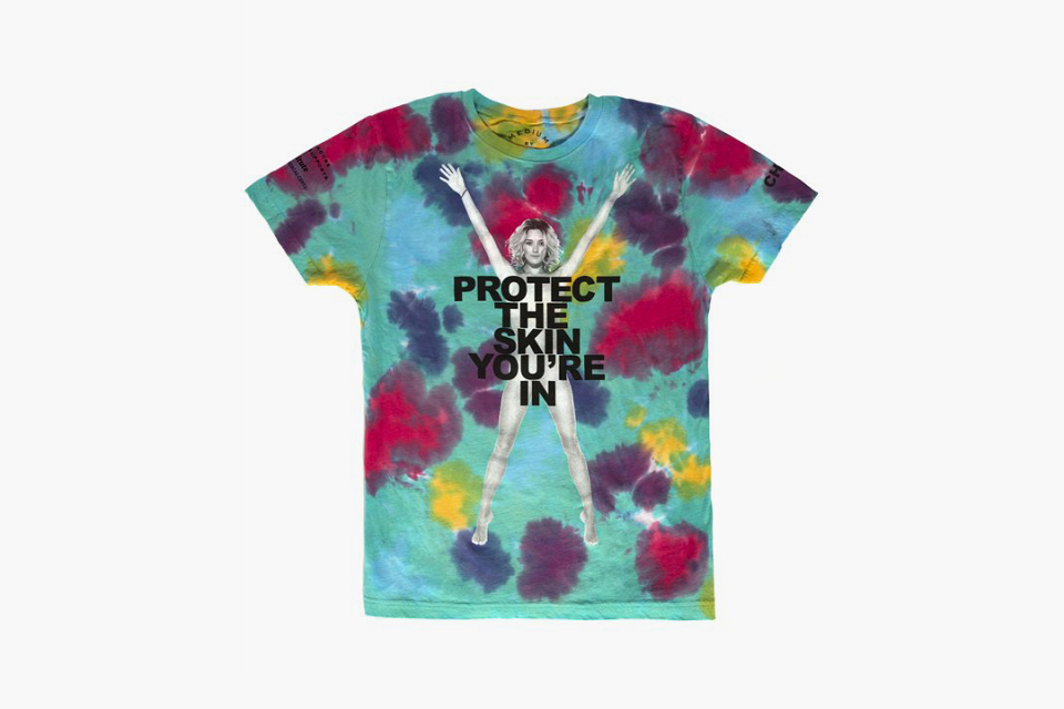 marc-jacobs-skin-chloe-norgaard-tie-dye-t-shirt-01-960x640