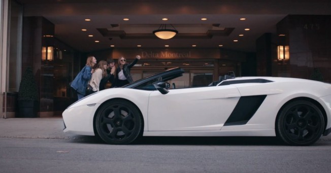 ryan-hemsworth-group-selfie-652x341