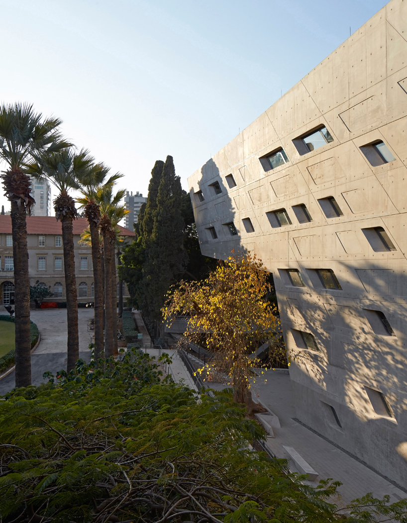 zaha-hadid-Issam-Fares-Institute-designboom06