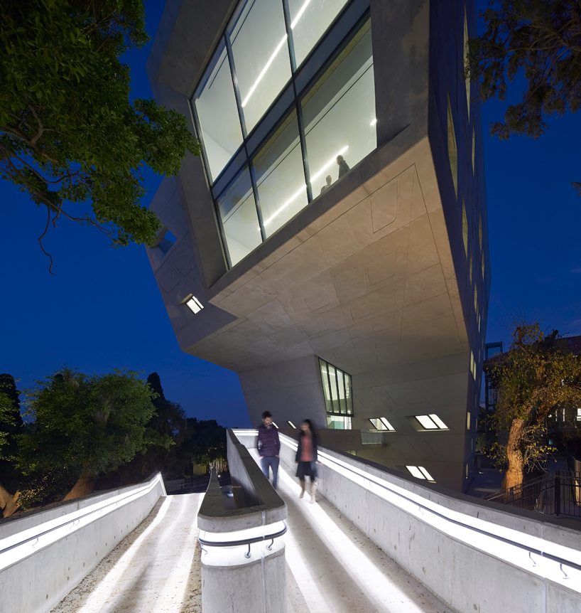 zaha-hadid-Issam-Fares-Institute-designboom16
