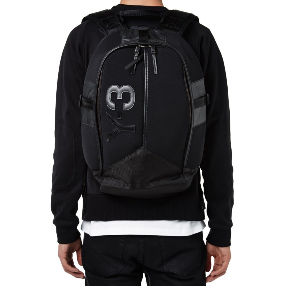 25-06-2014_y-3_neoprenebackpack_black_m1