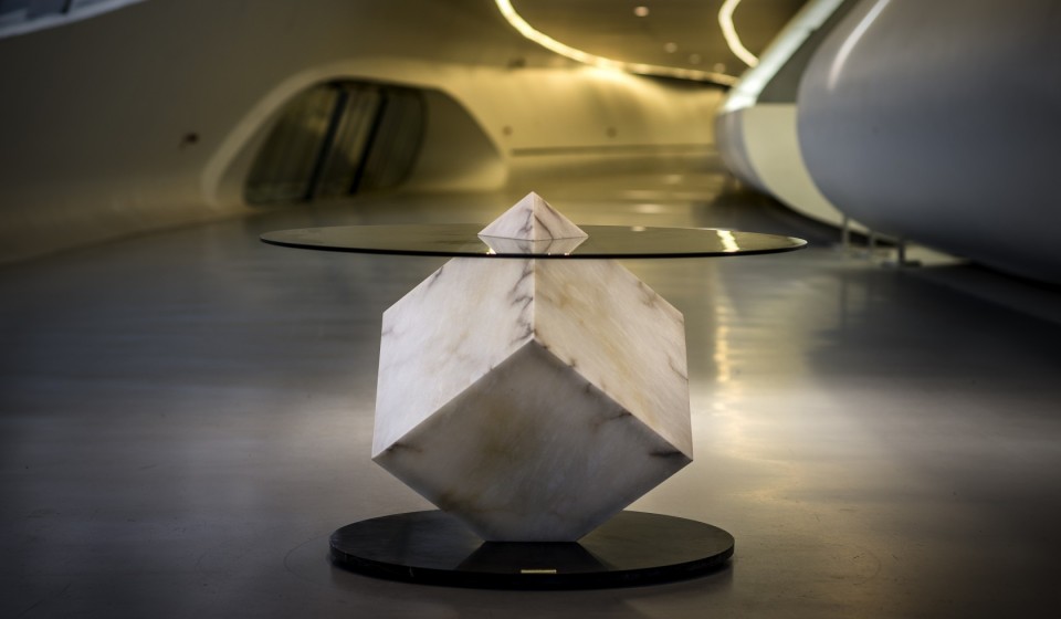 Cupíditas-alabaster-table-by-Amarist-in-the-Zaha-Hadid-bridge-pavilion-by-Amarist-960x560