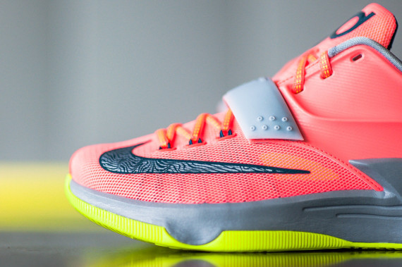 nike-kd-7-35-k-degrees-release-reminder-03-570x379