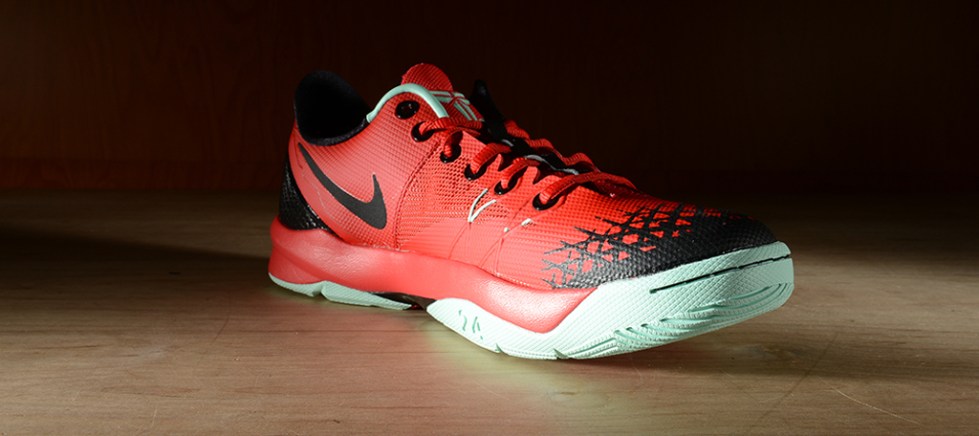 nike-zoom-kobe-venomenon-4-university-red-black-medium-mint-4