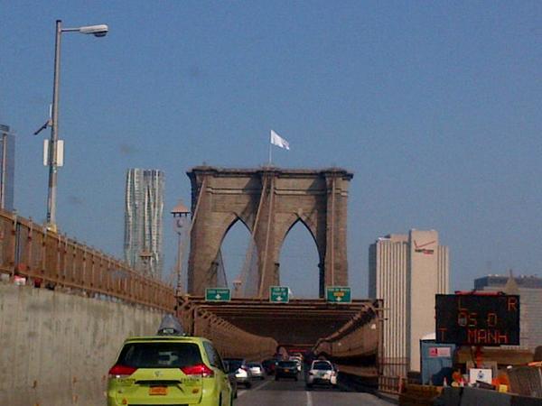 white-flag-bklyn-bridge
