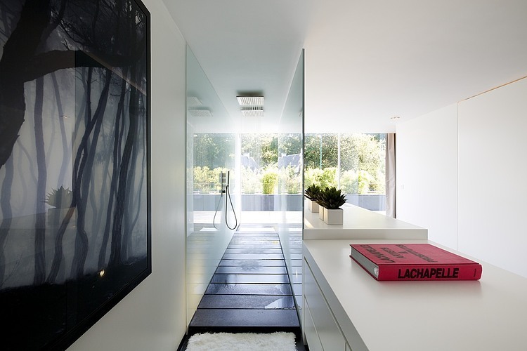 006-genets-home-laurence-sonck