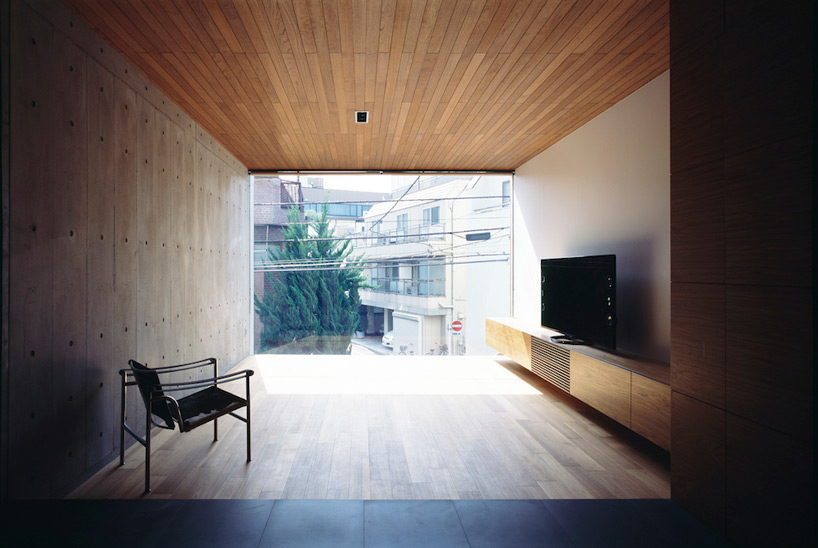 apollo-architects-frame-house-designboom-02