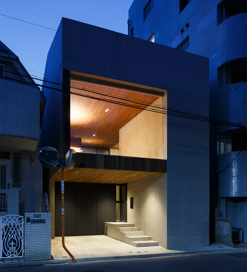 apollo-architects-frame-house-designboom-09