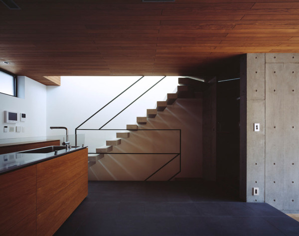 FRAME-House-APOLLO-Architects-5-600x473