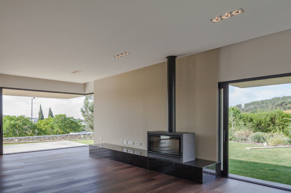 Belas-House-Estudio-Urbano-Arquitectos-10-600x399