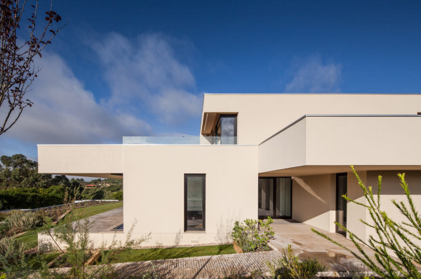 Belas-House-Estudio-Urbano-Arquitectos-2-600x399