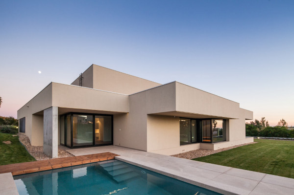 Belas-House-Estudio-Urbano-Arquitectos-20-600x399