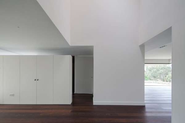 Belas-House-Estudio-Urbano-Arquitectos-6-600x399