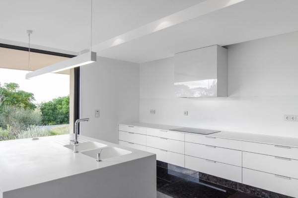 Belas-House-Estudio-Urbano-Arquitectos-7-600x399