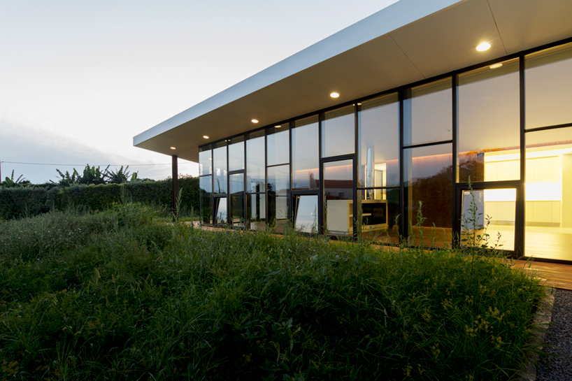 m-arquitectos-rosto-do-cao-house-portugal-designboom-06