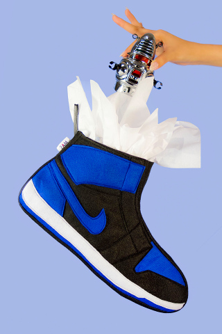 air-jordan-christmas-stockings-2amprojects-3-320x480