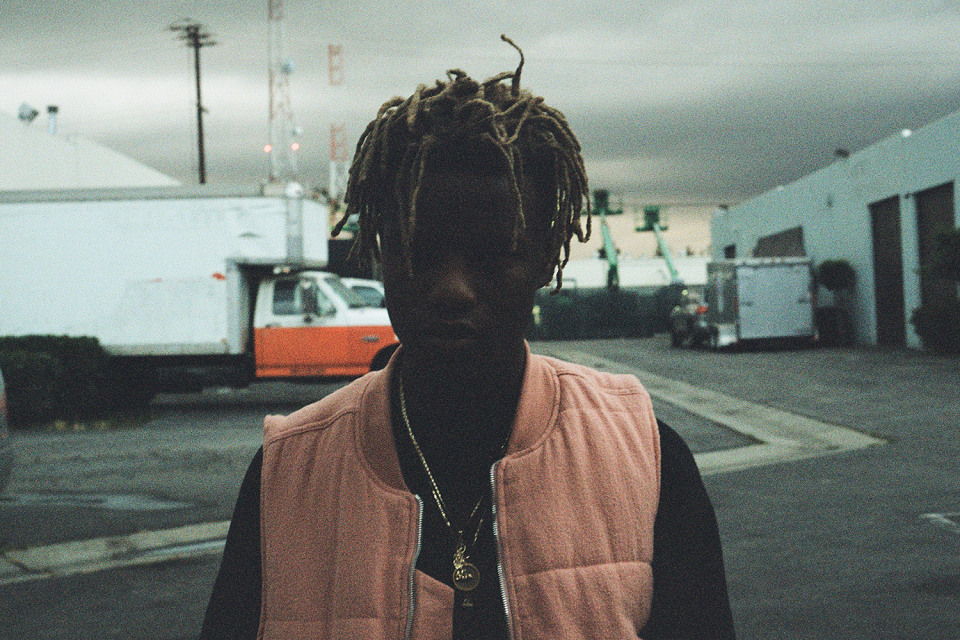 ian-connor-pink-dolphin-shoot-04-960x640