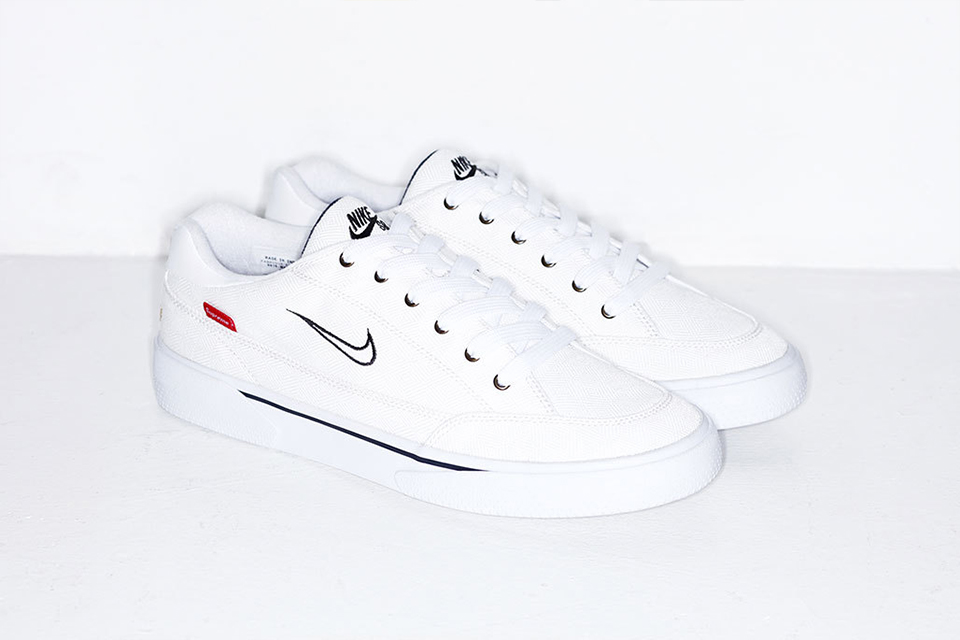 supreme-tease-forthcoming-nike-sb-sneakers-1