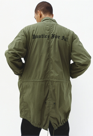 supreme-fall-winter-2015-lookbook-12-320x463