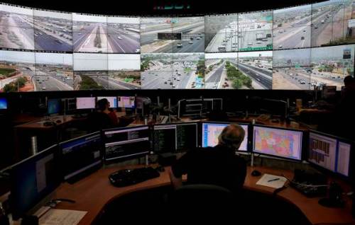 150910-phoenix-interstate-02_a97badf645a738ee2a7f0a3401b9f0cf.nbcnews-ux-600-480