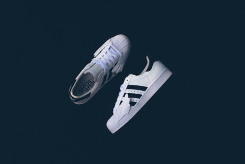 Adidas_JS_Superstar_Wings_S77814_WhiteB-BLKWHI_Sneaker_Politics-5627_grande