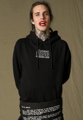 pleasures-version-3-0-winter-2016-collection-13-550x800